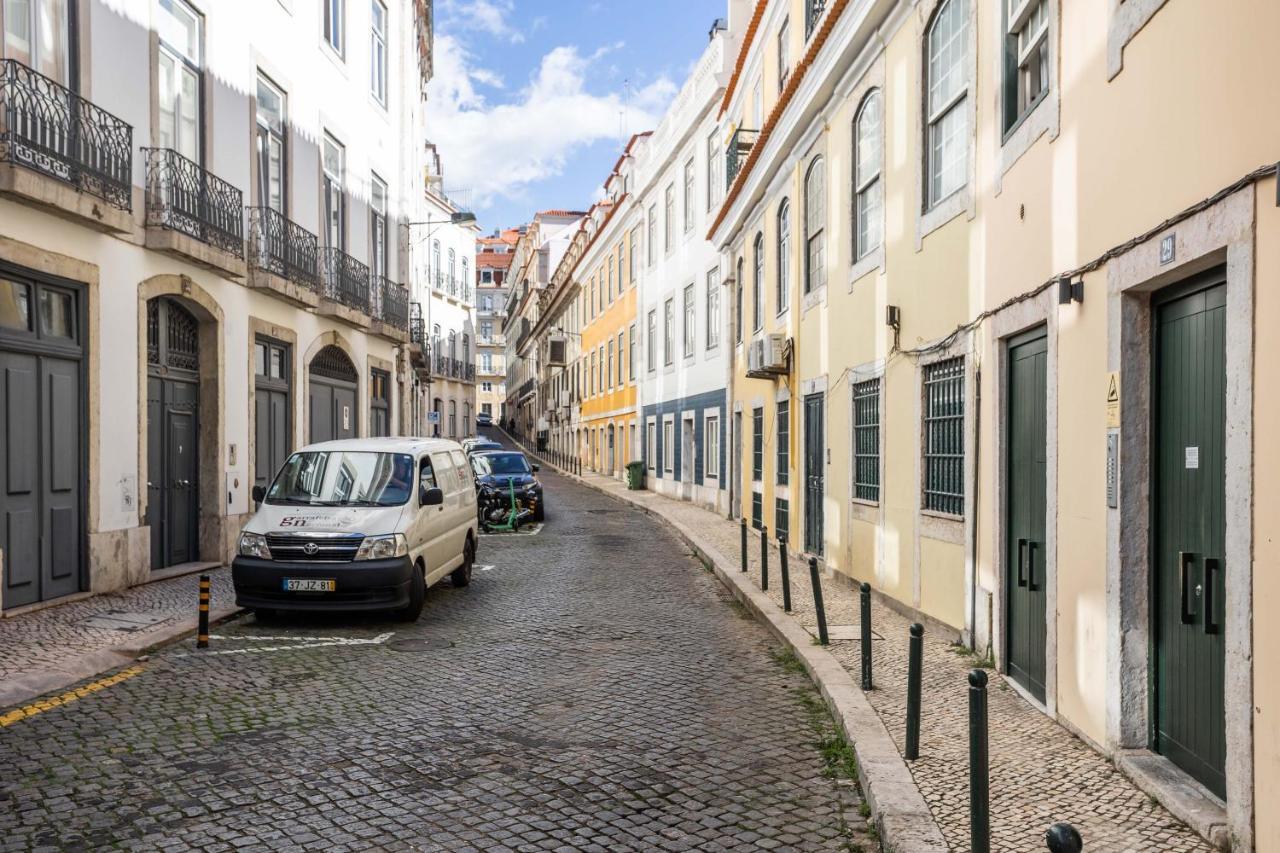 Chic Tailor Made Flat In Chiado * Lisbon